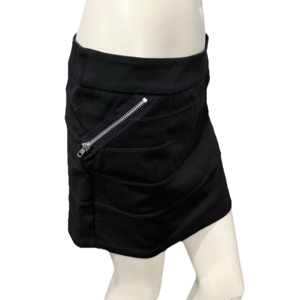 BCBG Generation Black Bandage Mini Skirt Sz 10 Zip Pocket Detail Stretch Bodycon